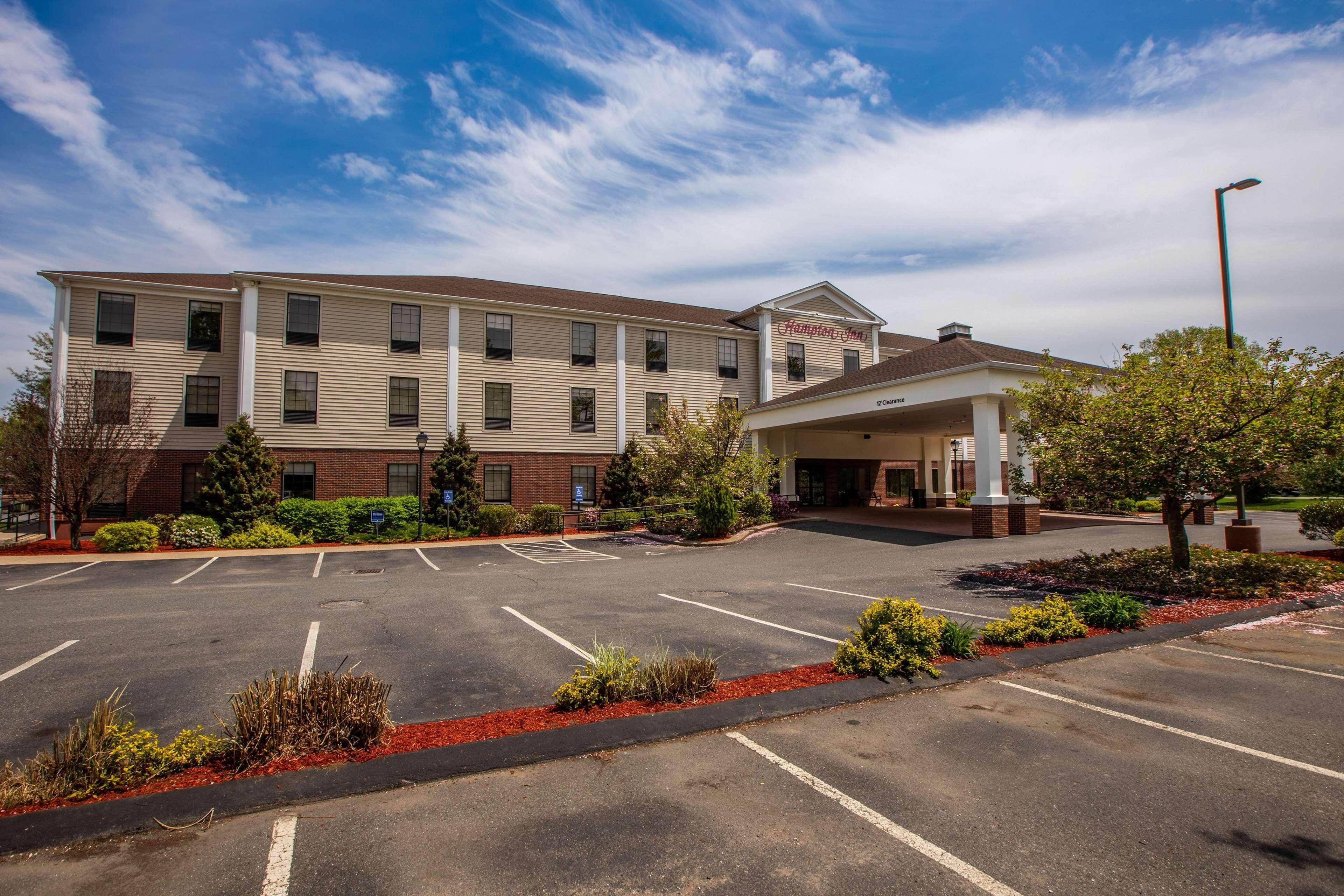 Hampton Inn Hadley-Amherst Area Exterior photo